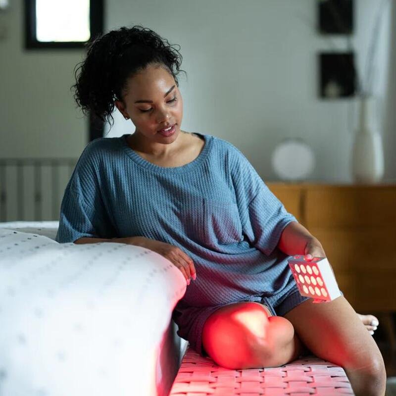 Travel-friendly compact red light therapy device