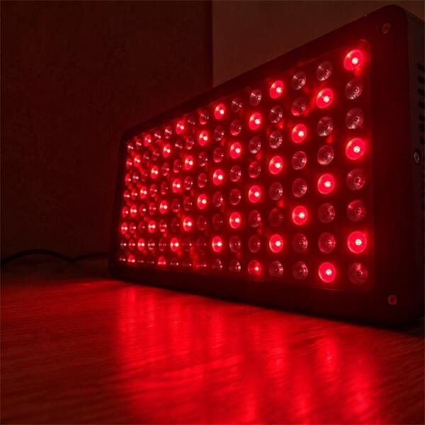 How a red light therapy device delivers light red light therapy wavelength and dose delivery system
